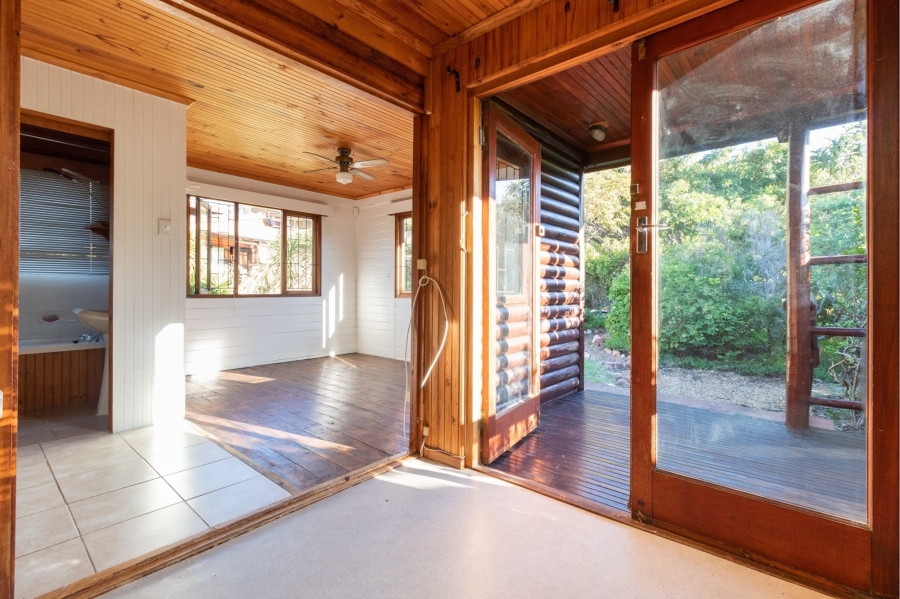 6 Bedroom Property for Sale in Capri Western Cape